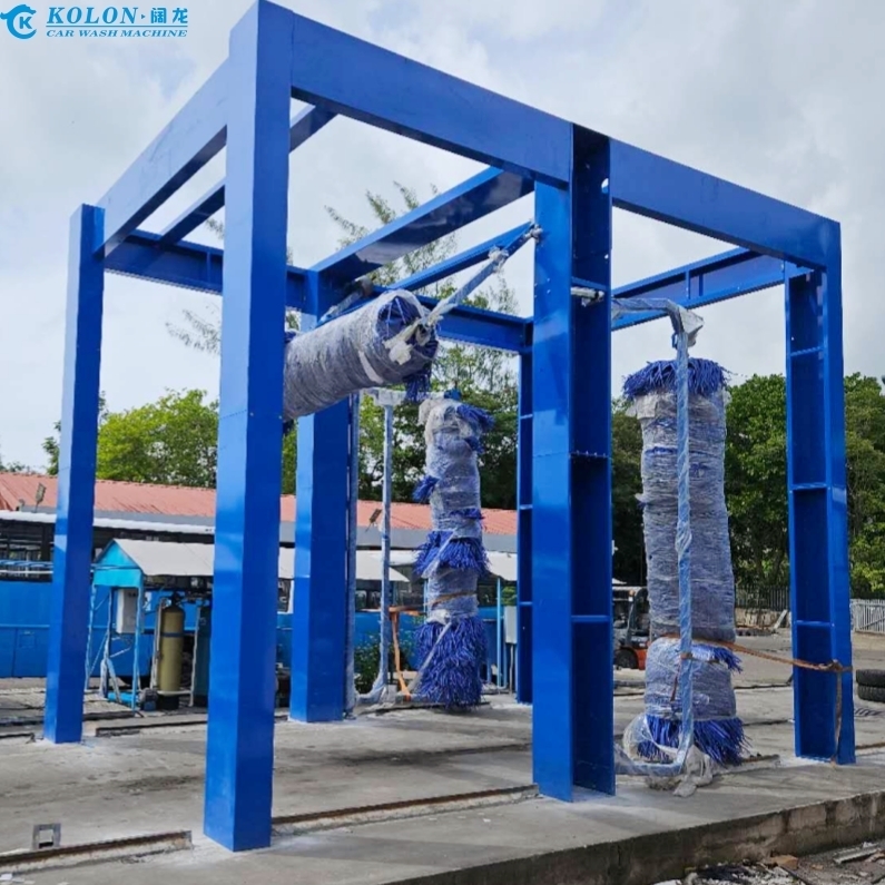 KOLON 드라이브 스루 비상 정지 버튼 장착 3브러시 버스 세차기 (PLC 제어, 267L 물 소비)